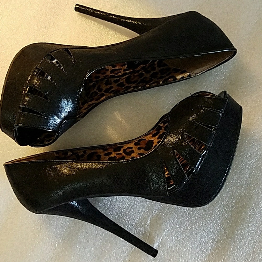 Cat Heels